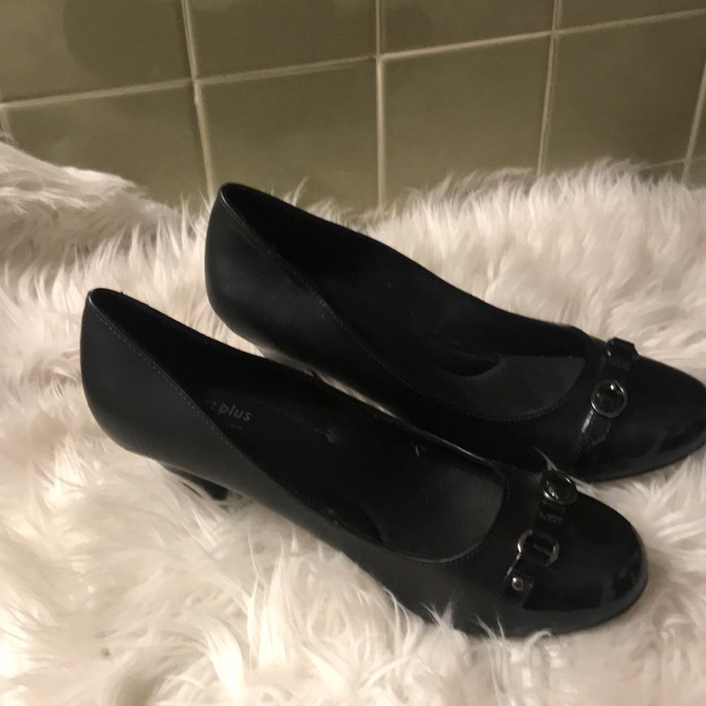 Women’s black high heels